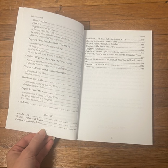 Fortnite Battle Royals for Kids 3 in 1 paperback book by Pro Gamers Guide - Picture 6 of 10